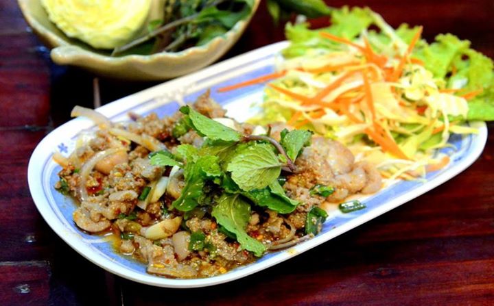 Người dân Lào dùng món ăn này với ý nghĩa cầu tài lộc dồi dào trong năm mới. Ảnh: Travelsense.asia